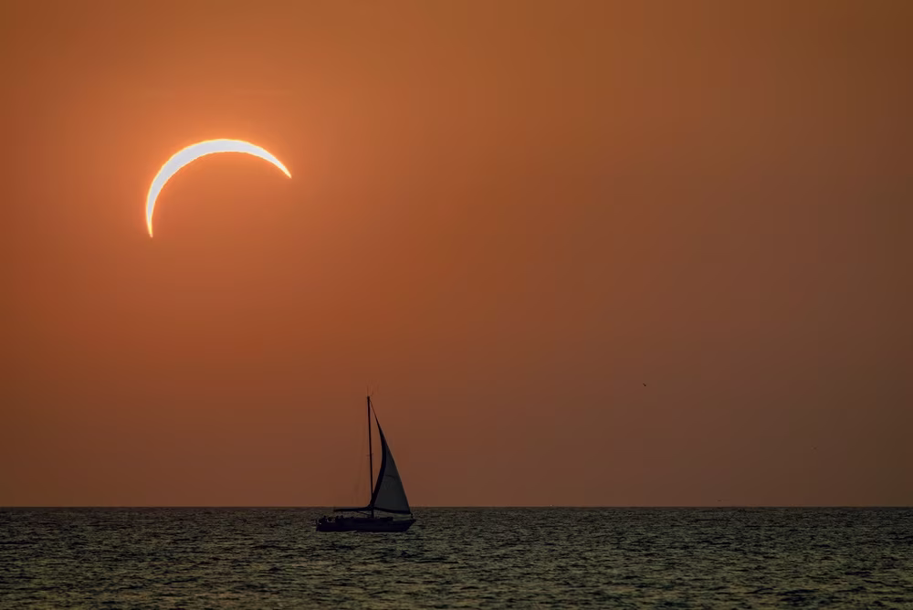 Wenn der Tag zur Nacht wird: Eine Reise ins Herz der Sonnenfinsternis 2027