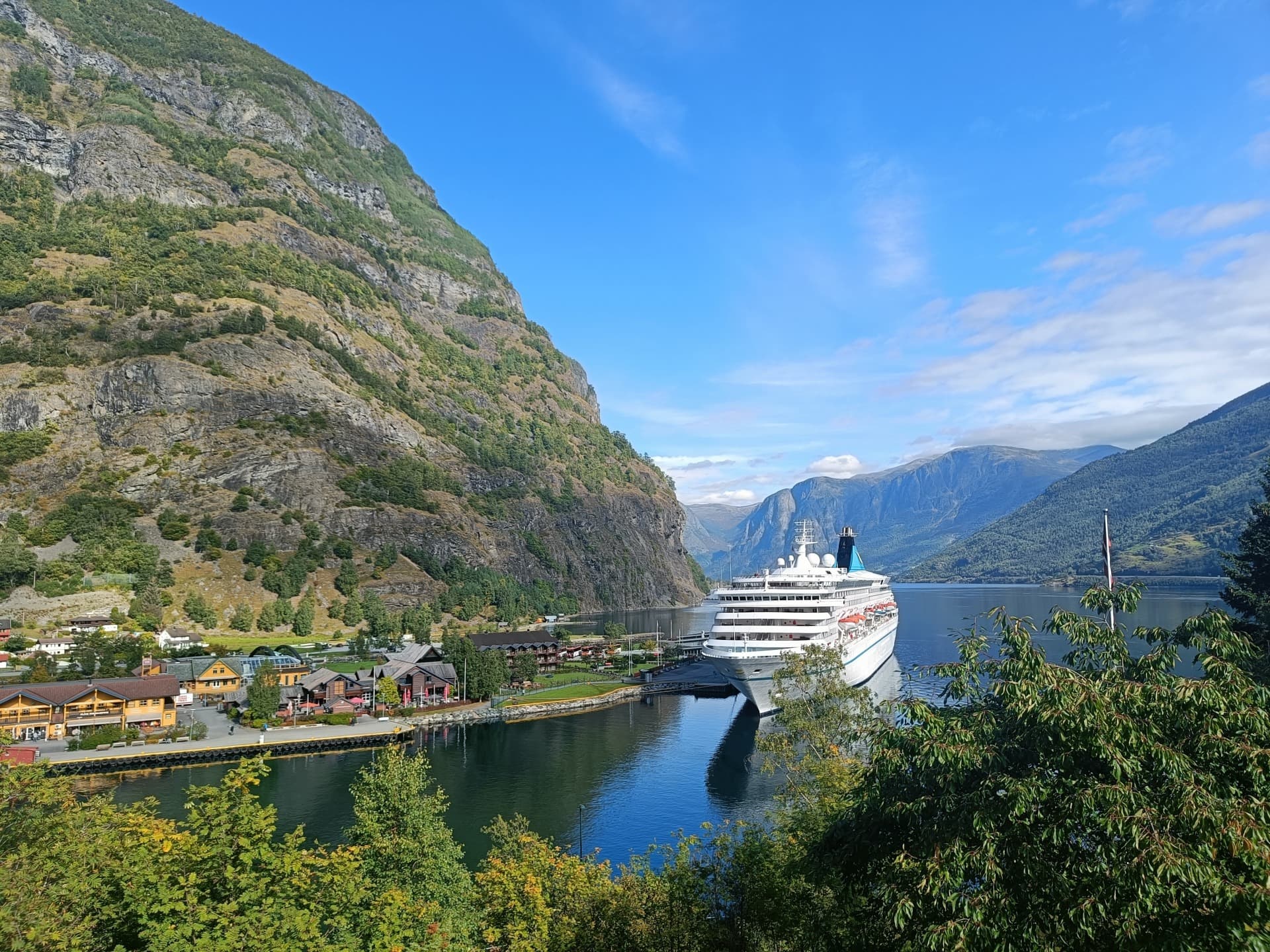Oslo, Leikanger und Bergen mit Zug und Boot