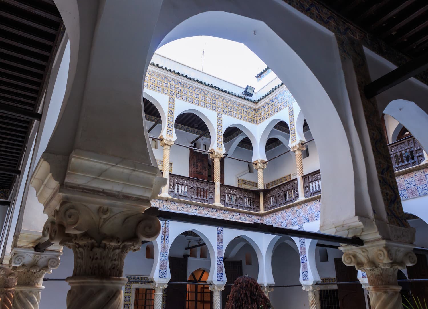 ALGER LA BLANCHE — De la Casbah ottomane aux rivages romains de Tipaza