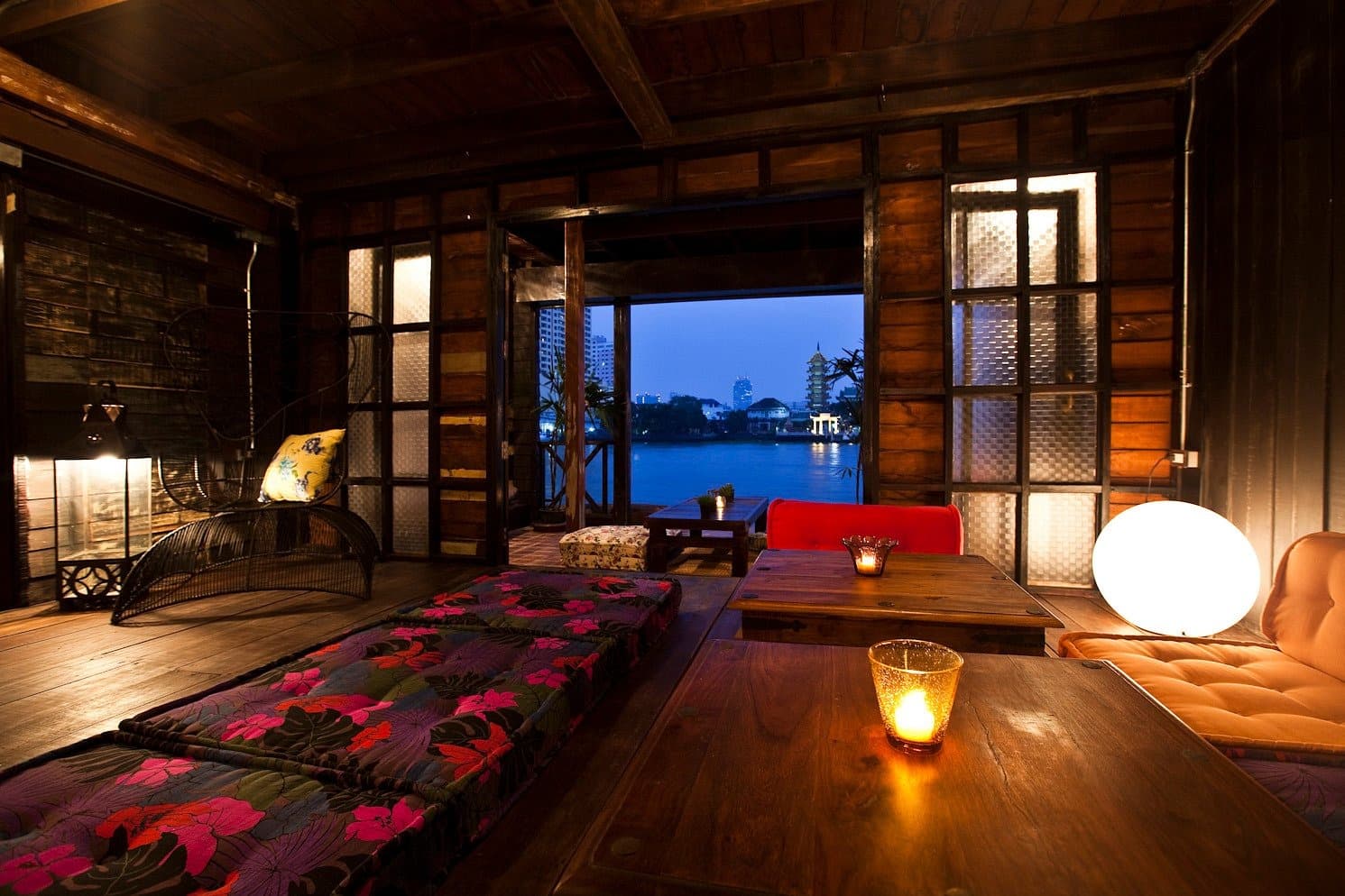 Loy La Long Guesthouse