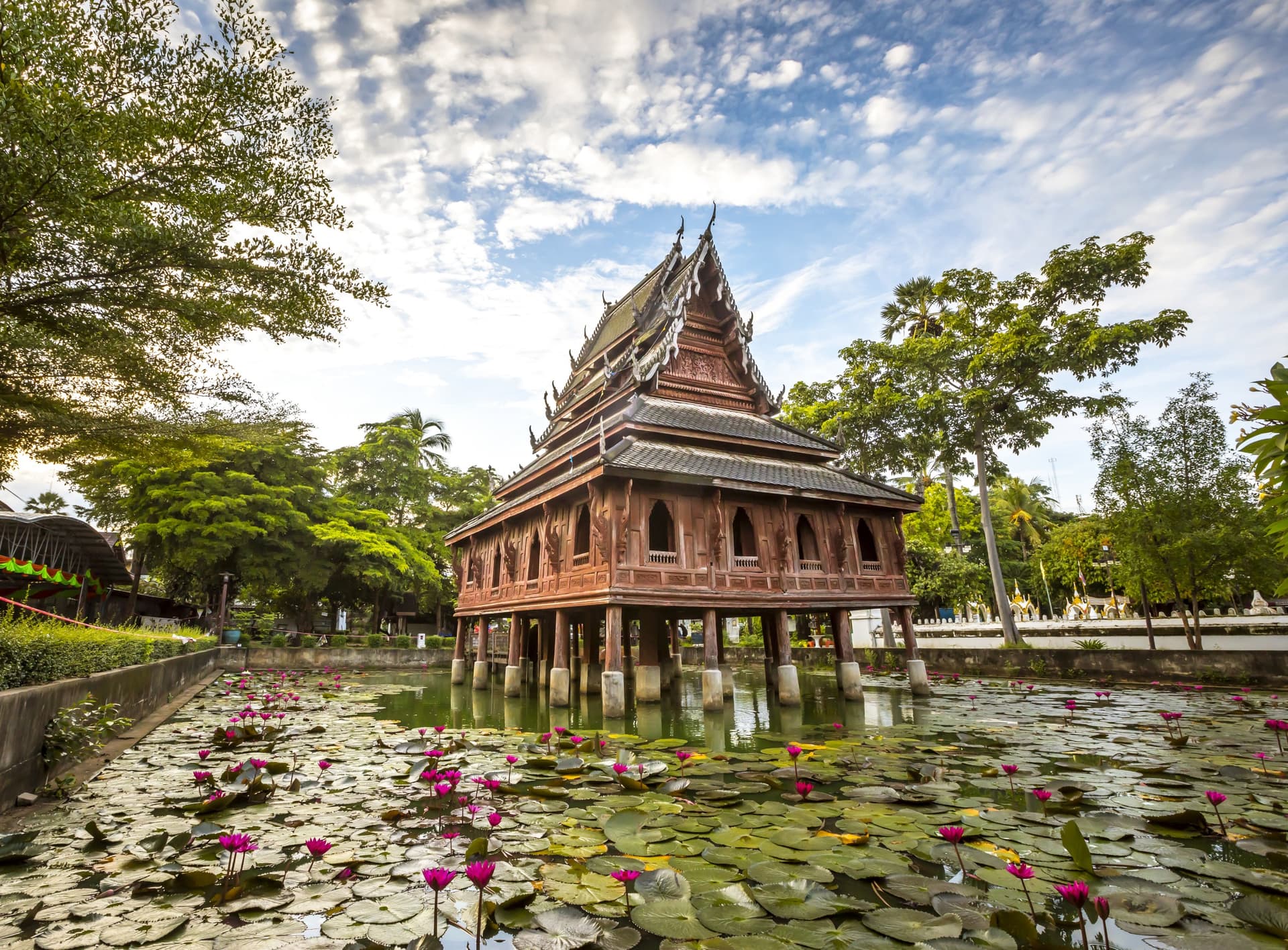 wat thung si mueang2