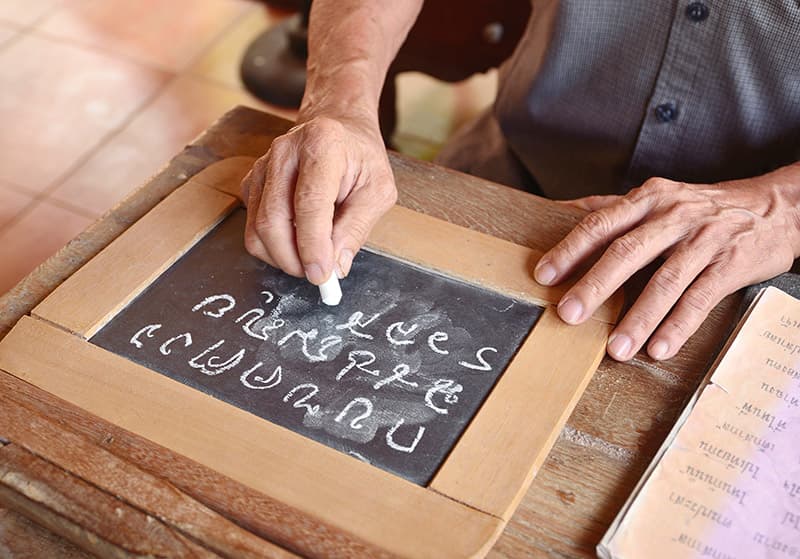Die thailändische Sprache und Schrift