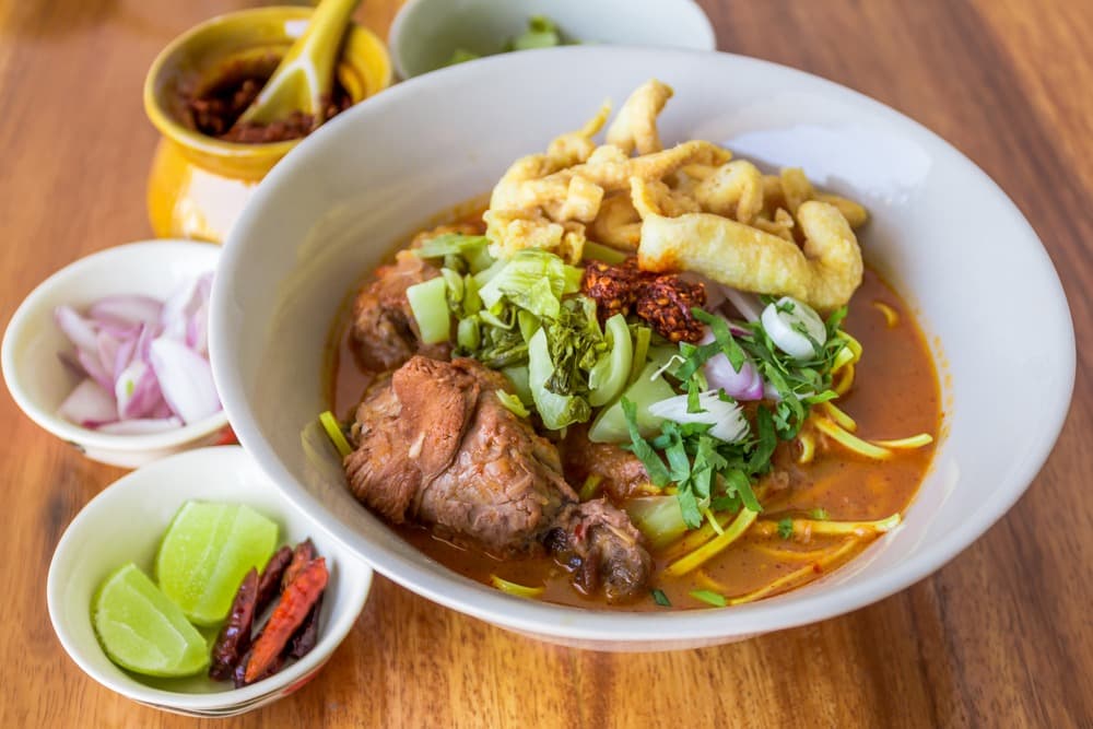 khao soi soupe nouille thailande shutterstock 176901833