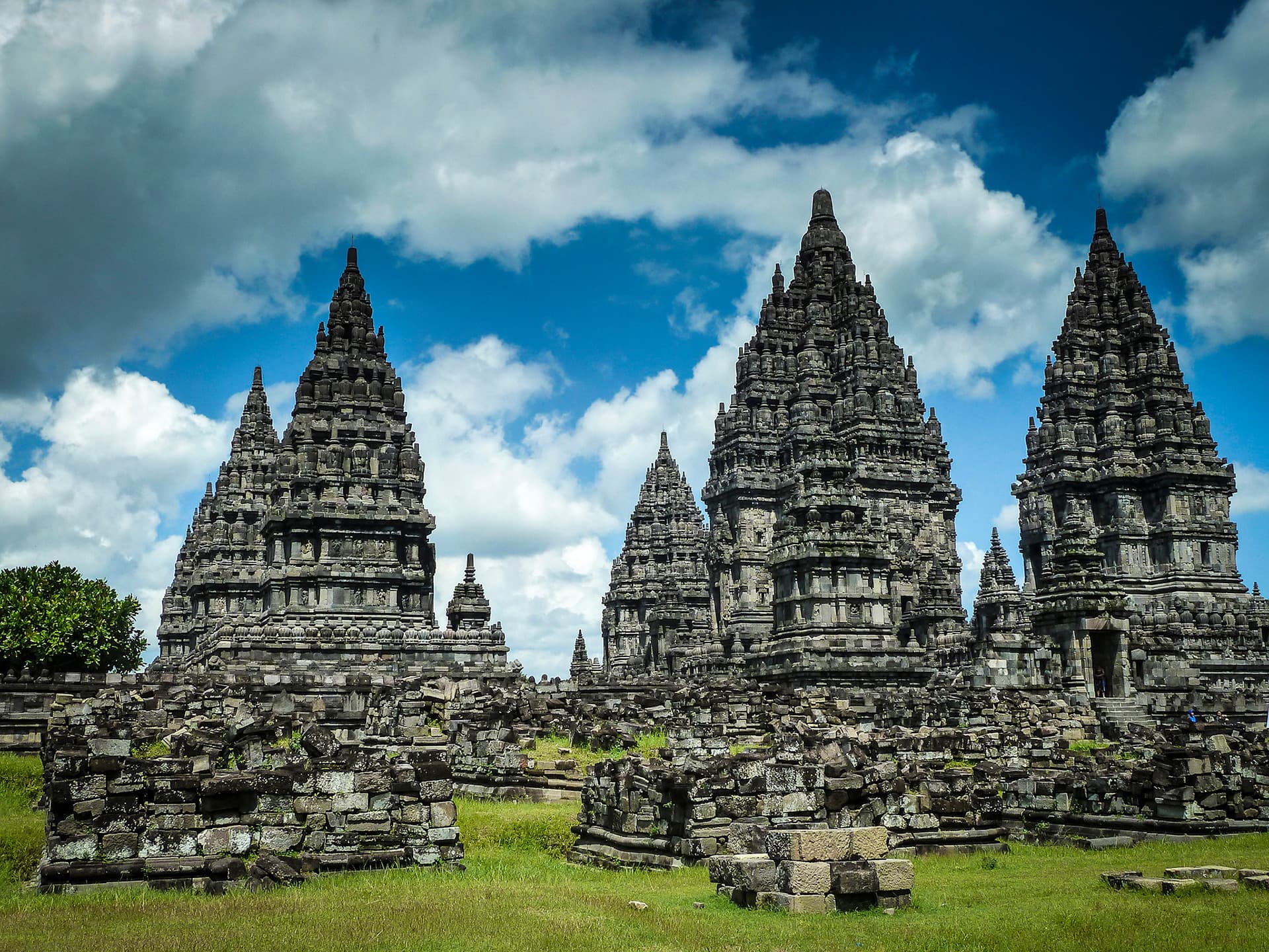 Yogyakarta intime : Prambanan: balade au coeur de l'hindouisme javanais