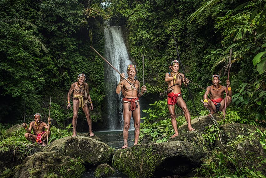 Sumatra: Eintauchen bei den Blumenmännern von Siberut