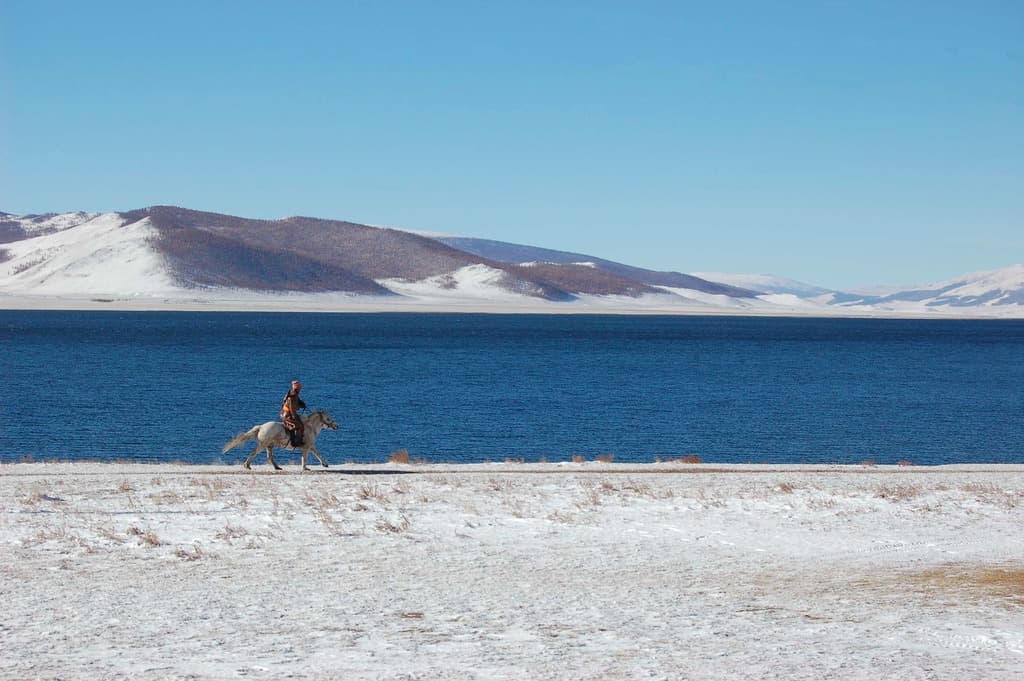 Chevauchée blanche, la Mongolie en hiver