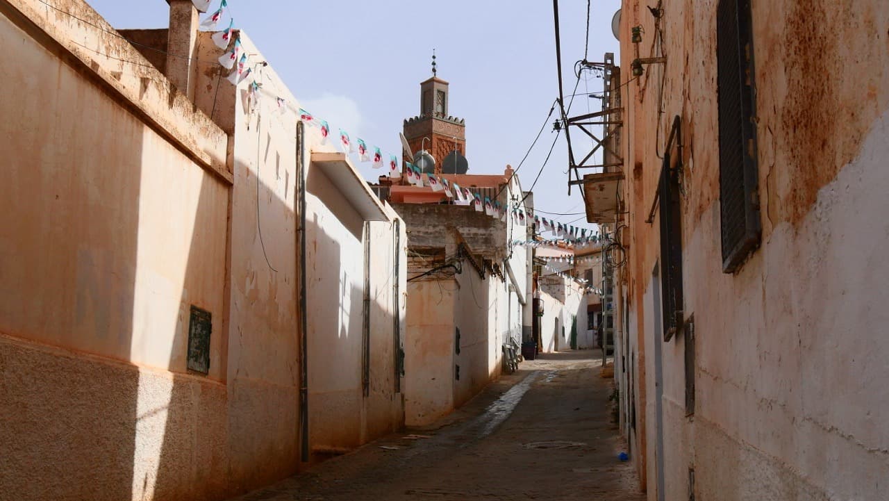 ORAN, TLEMCEM UND DARÜBER HINAUS Auf den Spuren der Zianiden und der Korsaren